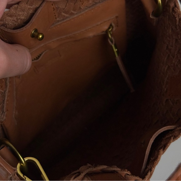 Madewell The Small Transport Crossbody in Woven Leather - Picture 5 of 7